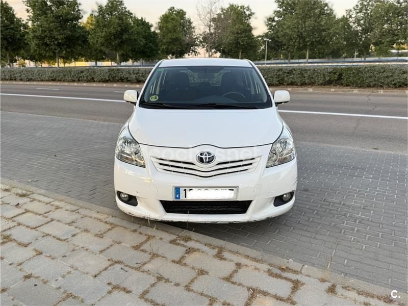 Blanco Usado 2010 Toyota Verso Active Monovolumen | 6150 € (Precio justo) - Imagen 1/4