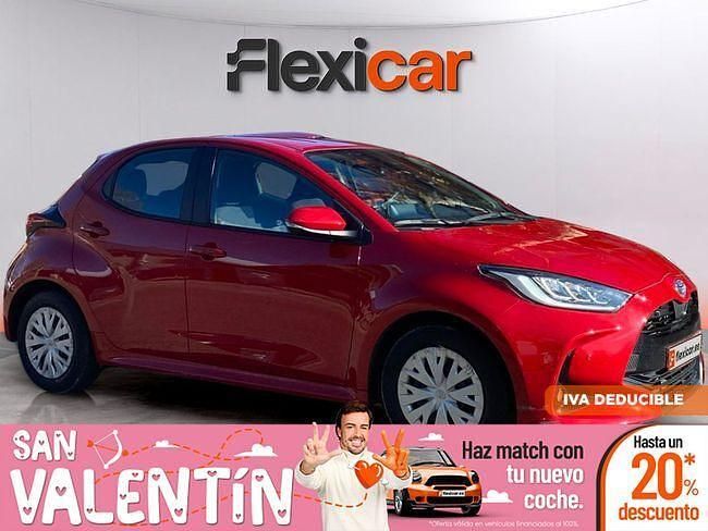 Rojo Usado 2023 Toyota Yaris Hybrid Active Berlina | 18.790 € (Precio justo) - Imagen 1/4
