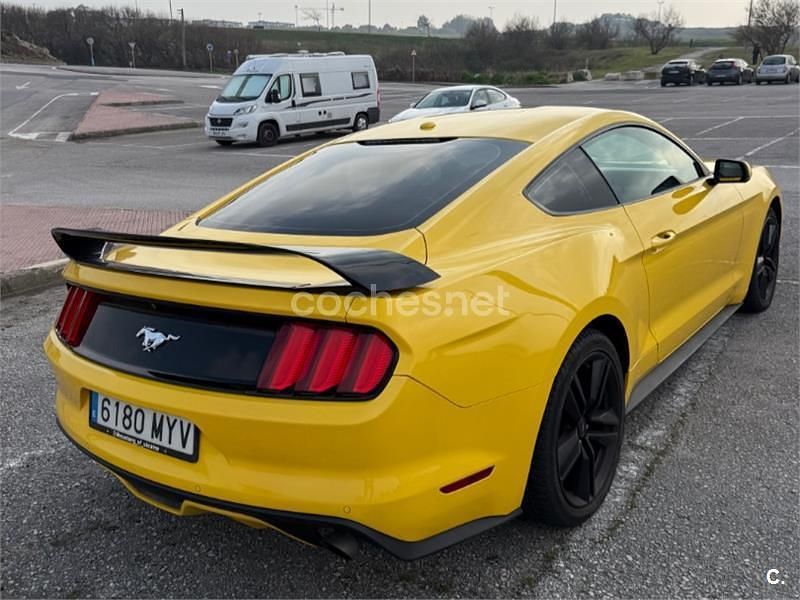 Usado Ford Mustang Fastback 314 CV (230 kW) 2019 Amarillo Coupe