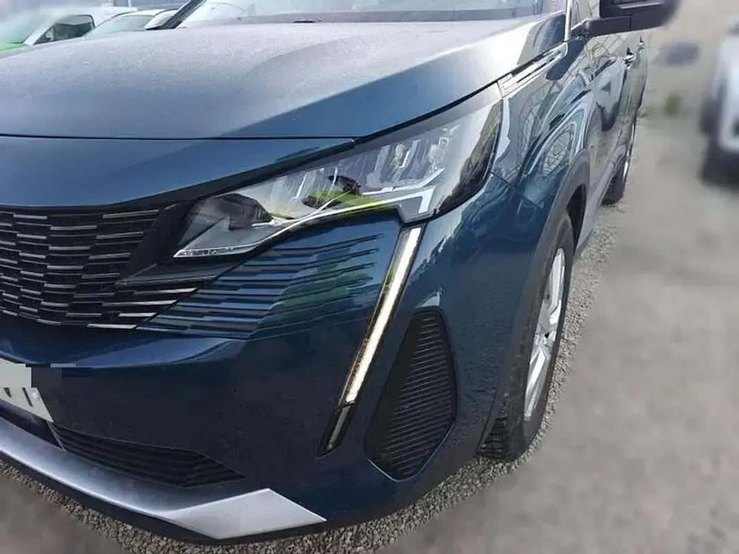 Usado Peugeot 3008 Active 131 CV (96 kW) 2021 Azul SUV