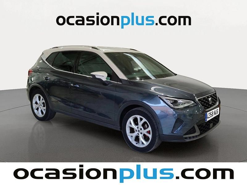 Usado Seat Arona FR 150 CV (110 kW) 2023 Gris SUV