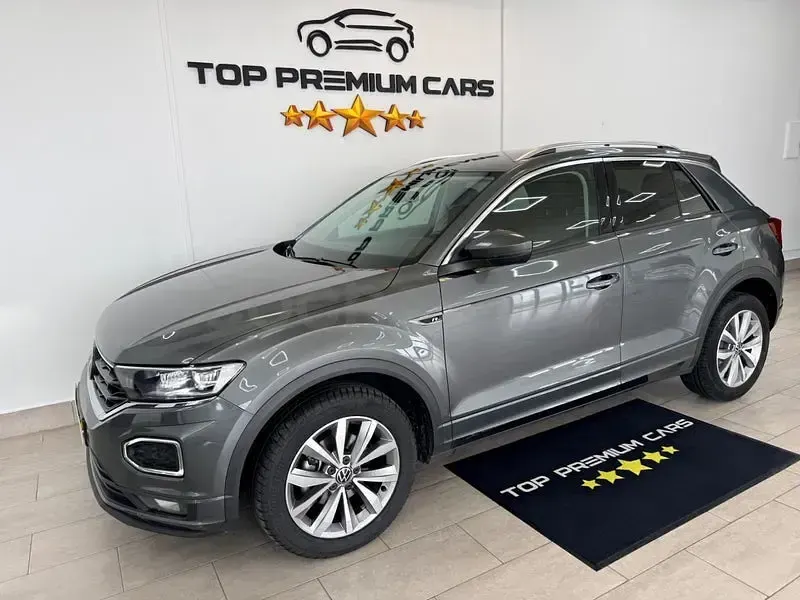 Usado VW T-Roc Advance 115 CV (84 kW) 2022 Gris / plata SUV