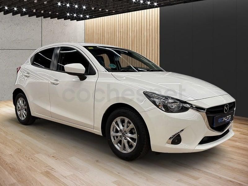 Usado Mazda 2 Style 90 HP (66 kW) 2018 Branco Sedan