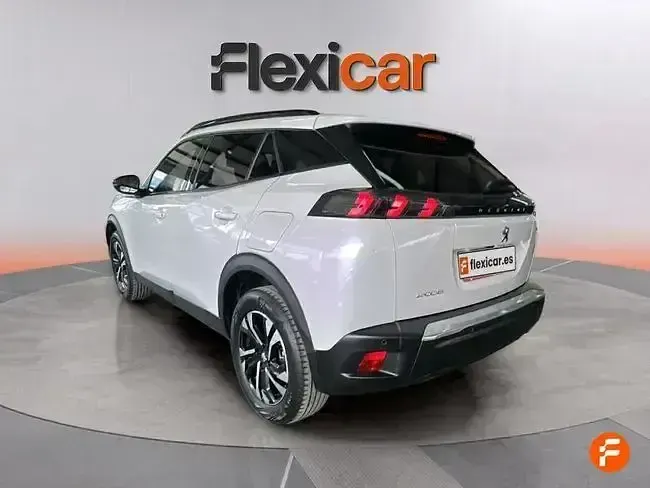 Usado Peugeot 2008 Allure 130 CV (95 kW) 2023 Blanco SUV