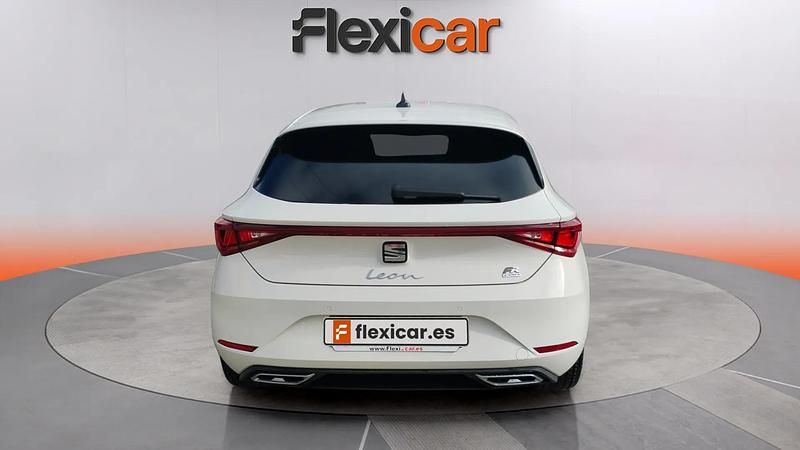 Usado Seat Leon FR 205 CV (150 kW) 2020 Blanco Utilitario