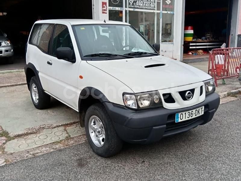 Blanco Usado 2005 Nissan Terrano Comfort SUV | 8900 € (Precio justo) - Imagen 1/4