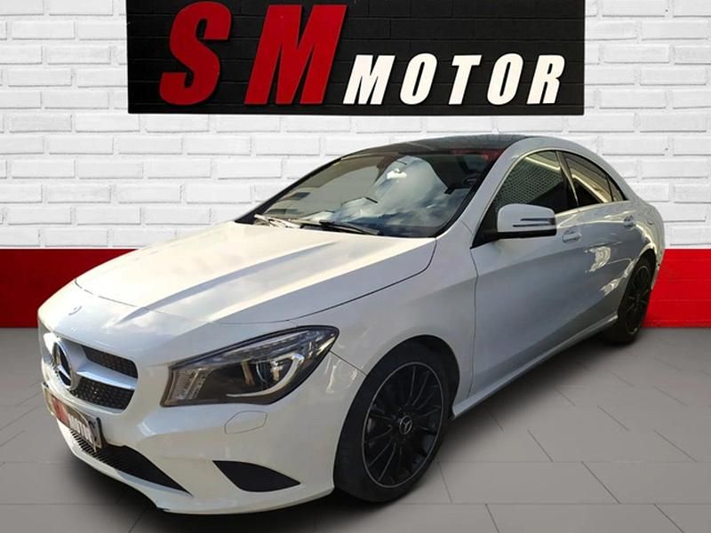 Usado Mercedes CLA220 Urban 170 CV (125 kW) 2014 Blanco Berlina