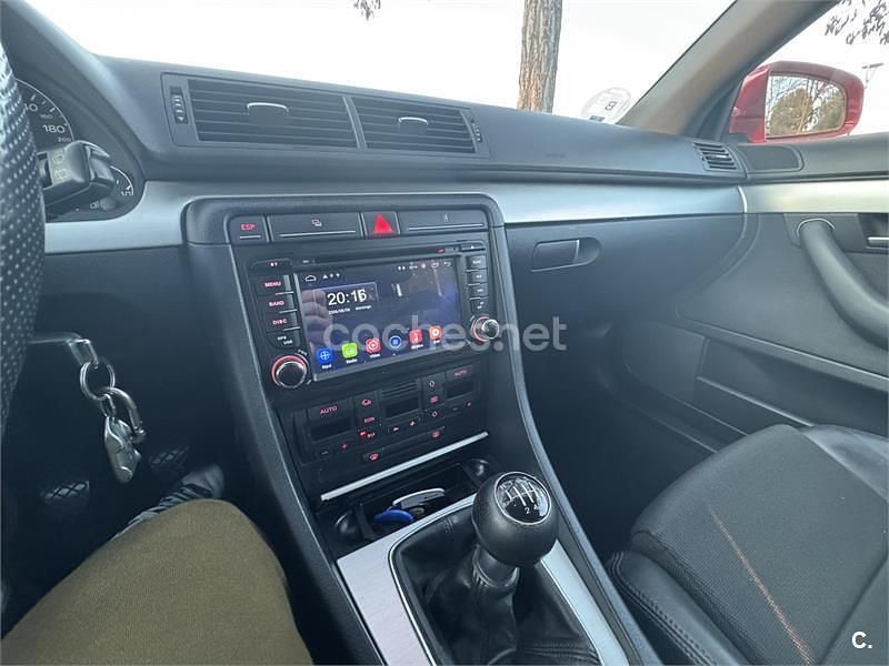 Usado Audi A4 140 CV (102 kW) 2008 Rojo Familiar