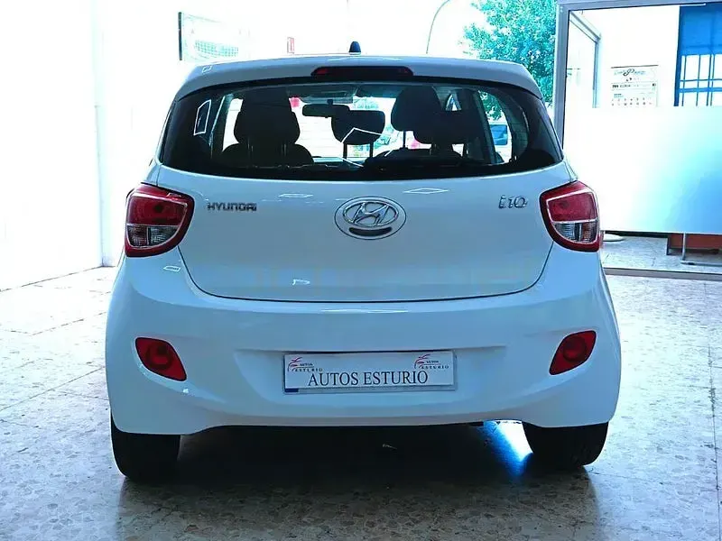 Usado Hyundai i10 66 CV (48 kW) 2014 Blanco Utilitario