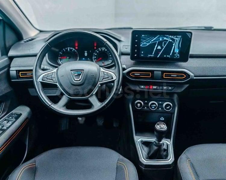 Usado Dacia Sandero Comfort 91 CV (66 kW) 2022 Blanco Berlina