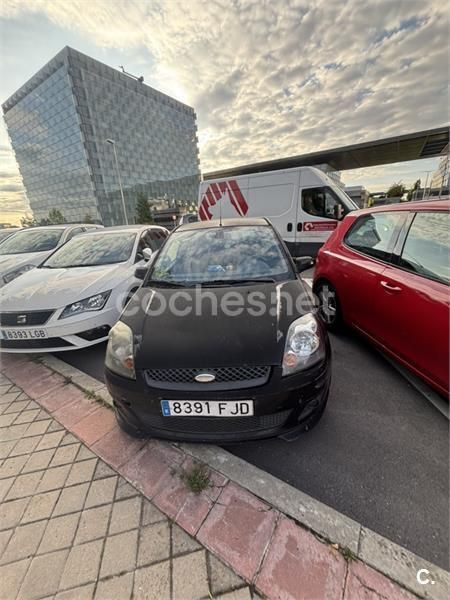 Negro Usado 2006 Ford Fiesta Trend Utilitario | 1400 € (Precio justo) - Imagen 1/1