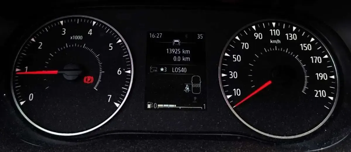 Usado Dacia Sandero Essentiel 101 CV (74 kW) 2023 Gris Berlina