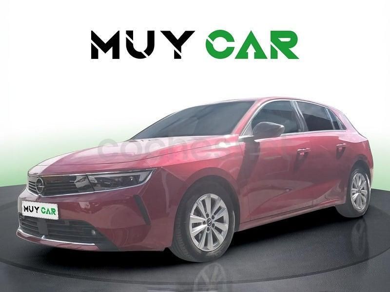 Usado Opel Astra Edition 110 CV (80 kW) 2023 Rojo Berlina