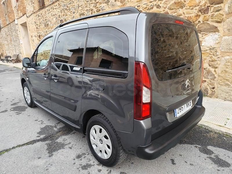 Usado Citroën Berlingo XTR 92 CV (67 kW) 2014 Gris / plata Monovolumen