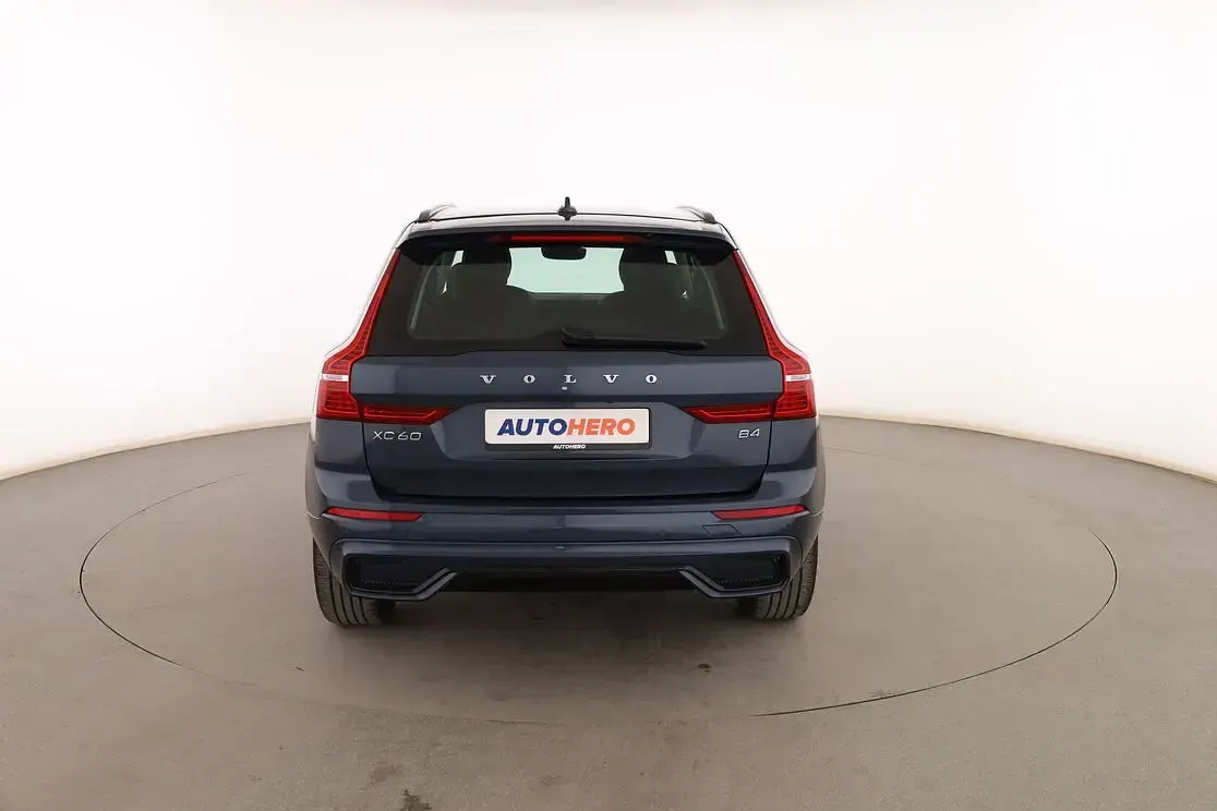 Usado Volvo XC60 Core 197 CV (144 kW) 2023 Azul SUV