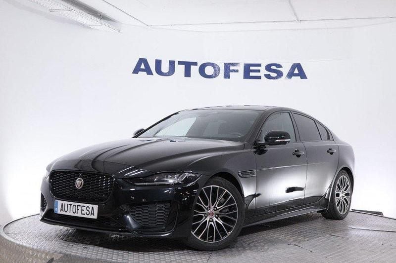 Negro Usado 2021 Jaguar XE R-Dynamic Berlina | 22.850 € - Imagen 1/4