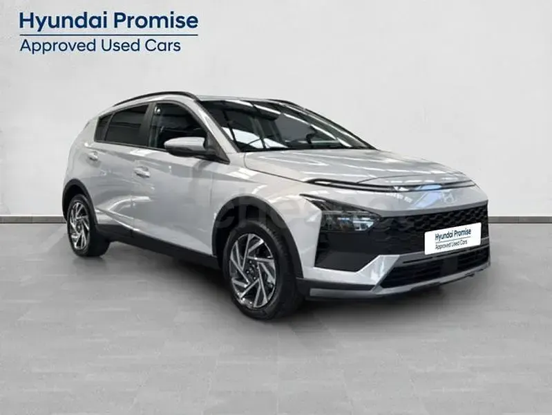 Nuevo Hyundai Bayon 100 CV (73 kW) 2025 Gris / plata SUV