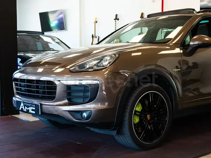 Usado Porsche Cayenne S E-Hybrid 416 CV (305 kW) 2015 Gris / plata SUV