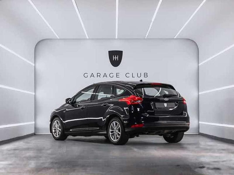 Usado Ford Focus Trend+ 120 CV (88 kW) 2015 Negro Utilitario