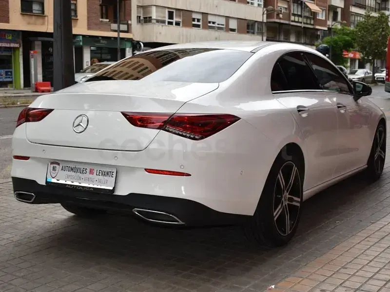 Usado Mercedes CLA200 163 CV (119 kW) 2019 Blanco Berlina