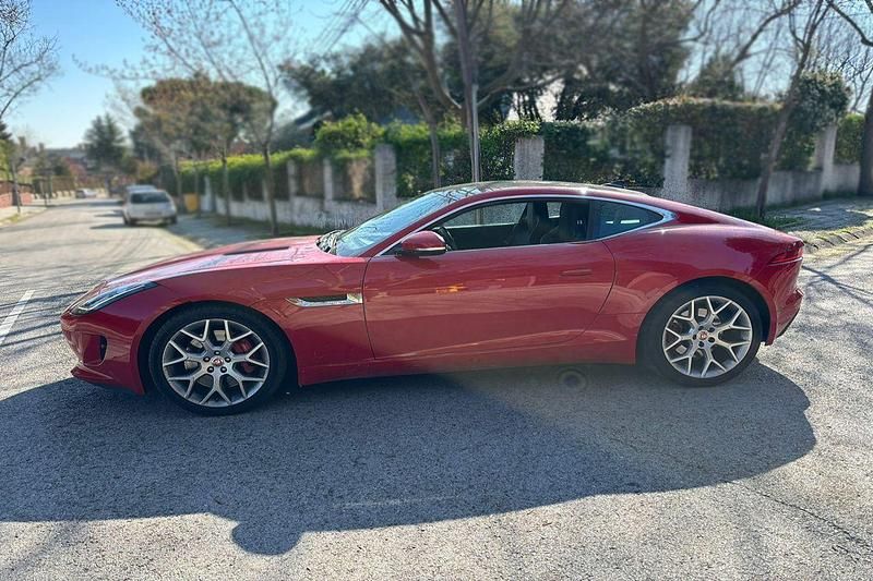 Usado Jaguar F-Type 340 CV (250 kW) 2017 Rojo Coupe