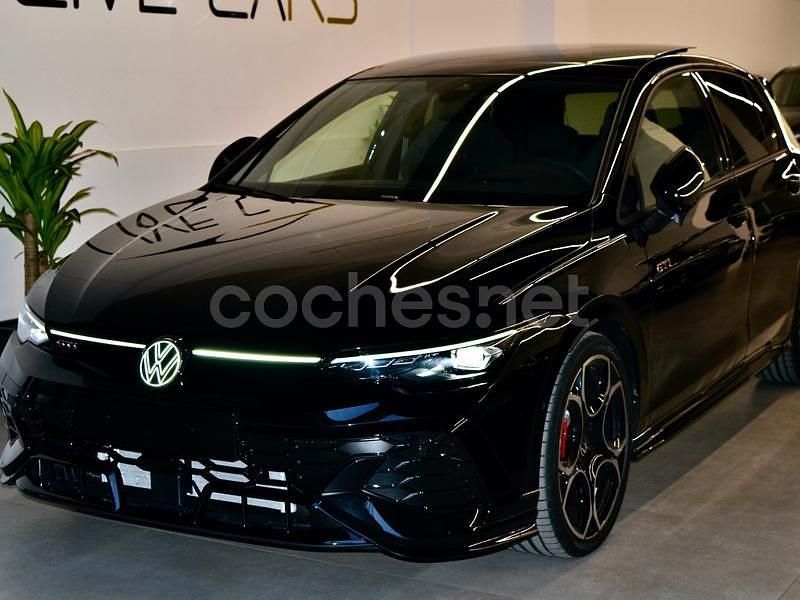 Negro Nuevo 2025 VW Golf VIII GTI Clubsport Berlina | 51.999 € - Imagen 1/4