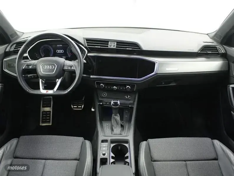 Usado Audi Q3 Ambiente 150 CV (110 kW) 2023 Gris SUV