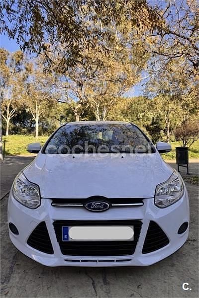 Używany Ford Focus Trend 95 KM (69 kW) 2012 Biały Sedan/Limuzyna