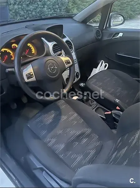 Usado Opel Corsa Selective 75 CV (55 kW) 2014 Blanco Utilitario