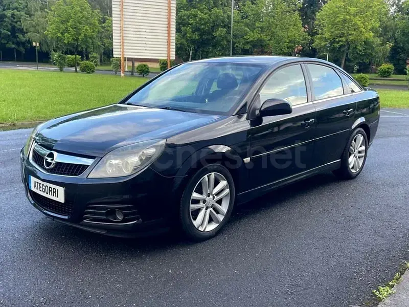 Usado Opel Vectra Sport 150 CV (110 kW) 2006 Negro Berlina