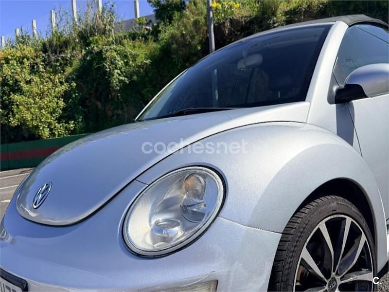 Usado VW New Beetle 115 CV (84 kW) 2007 Gris / plata Utilitario