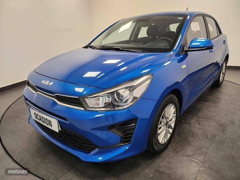 Azul Usado 2022 Kia Rio Berlina | 15.900 € (Un poco caro) - Imagen 1/4
