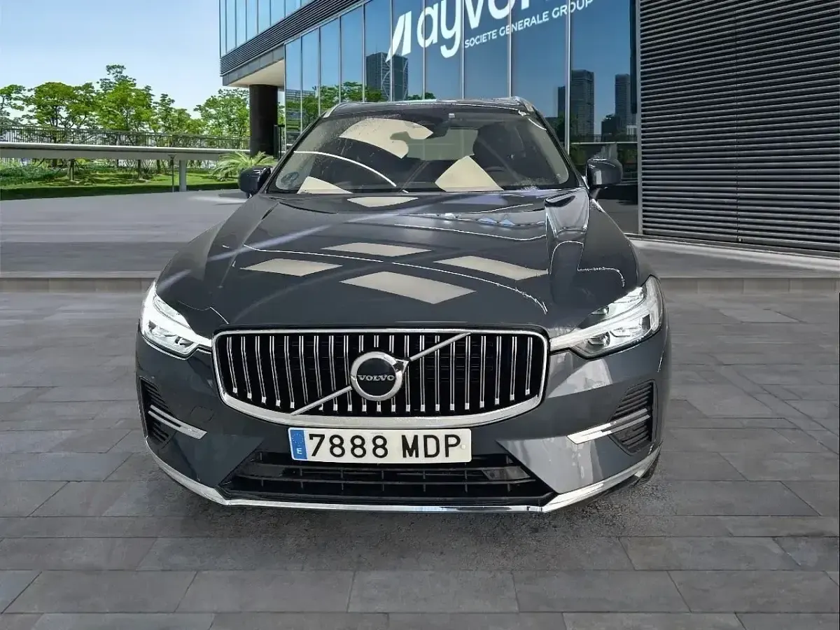 Używany Volvo XC60 Core 350 KM (257 kW) 2023 Niebieski SUV