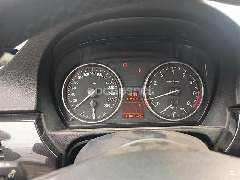 Usado BMW 325 Cabriolet 218 CV (160 kW) 2007 Rojo Descapotable