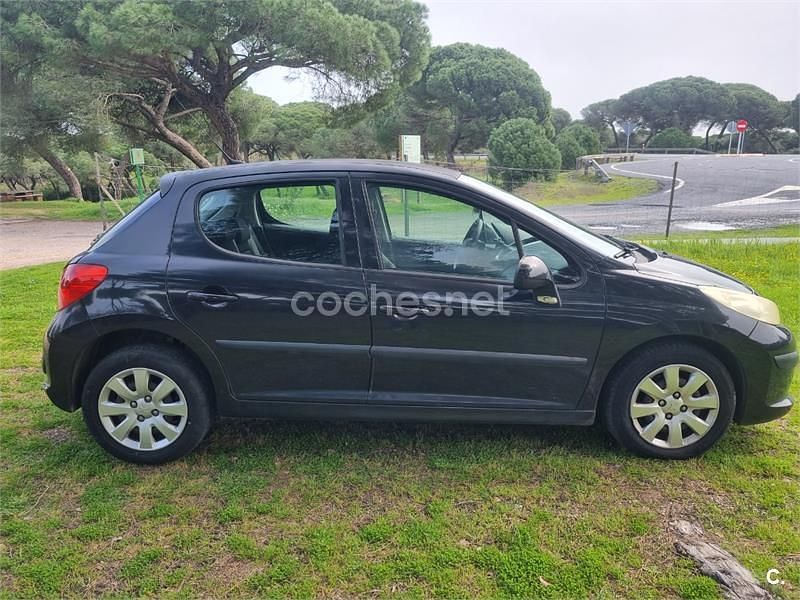 Usado Peugeot 207 90 CV (66 kW) 2006 Negro Berlina