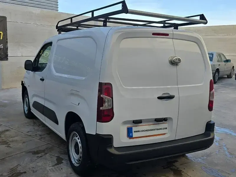 Usado Citroën Berlingo 102 CV (75 kW) 2025 Blanco Monovolumen