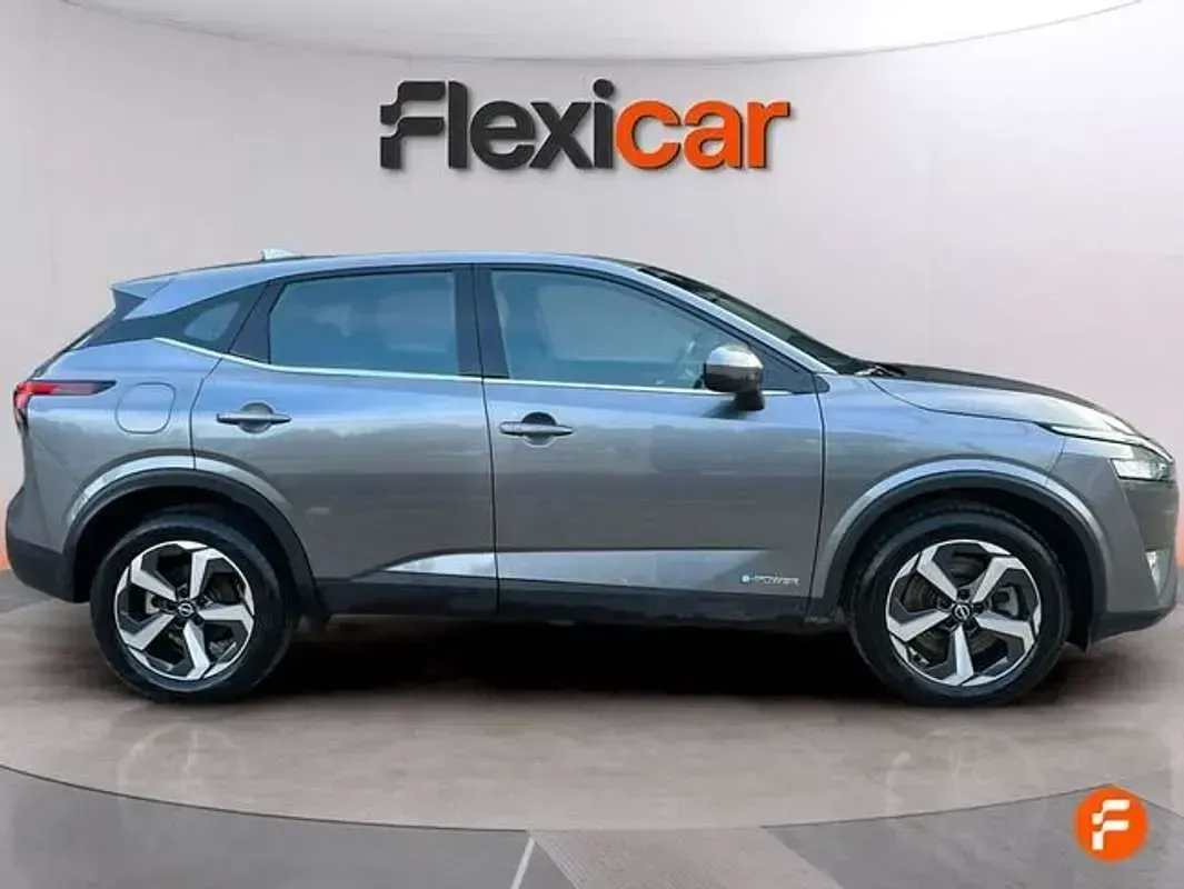 Usado Nissan Qashqai Acenta 158 CV (116 kW) 2024 Gris SUV