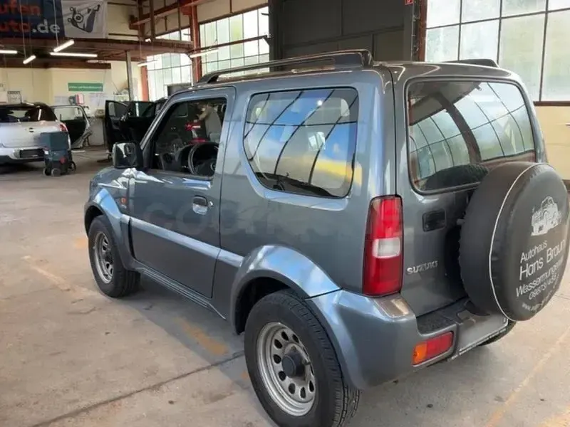 Usado Suzuki Jimny 86 CV (63 kW) 2006 Gris / plata SUV