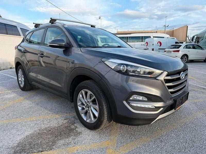 Usado Hyundai Tucson Style 136 CV (100 kW) 2015 Gris SUV