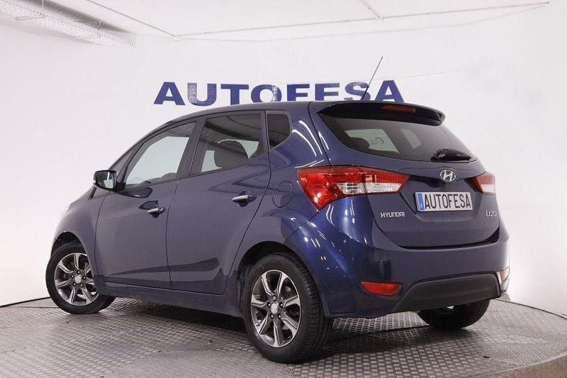 Usado Hyundai ix20 Style 115 CV (84 kW) 2018 Azul Utilitario
