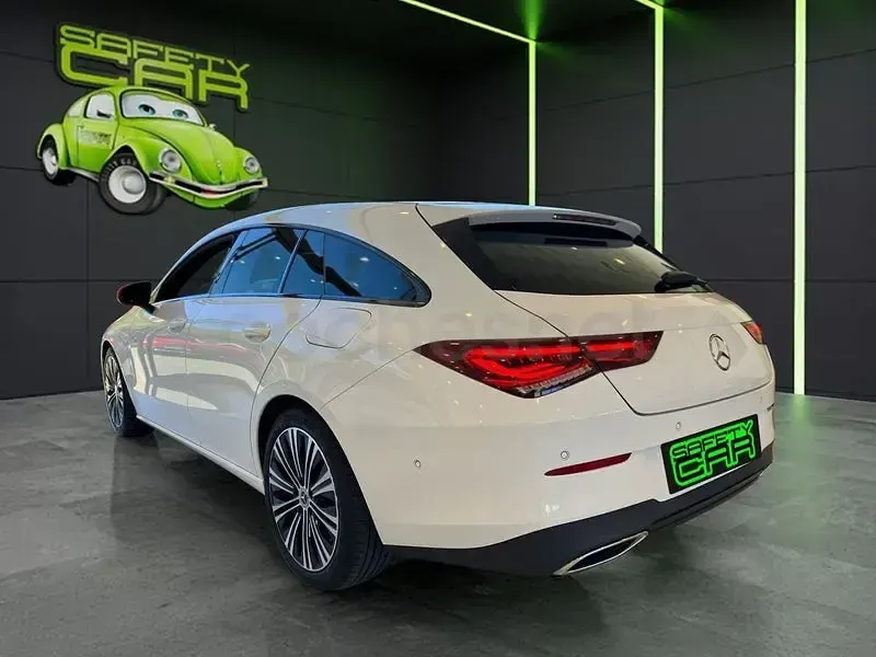 Usado Mercedes CLA250e Shooting Brake 224 CV (164 kW) 2020 Blanco Familiar