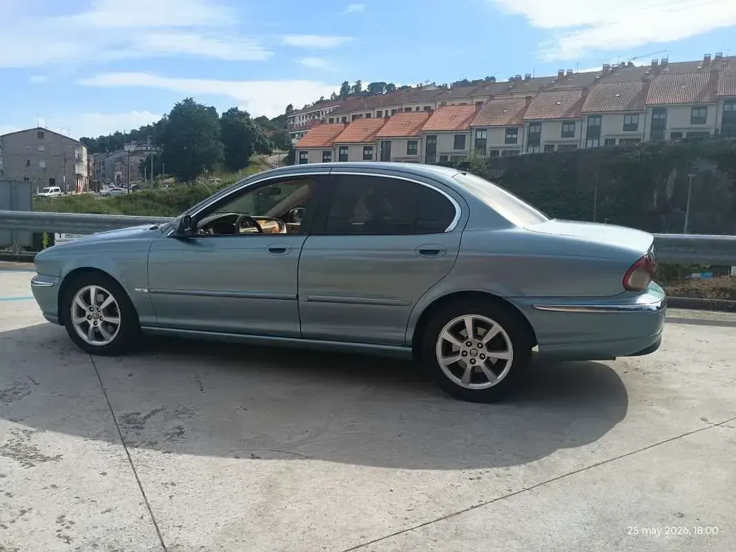 Usado Jaguar X-type Executive 131 CV (96 kW) 2005 Azul Berlina