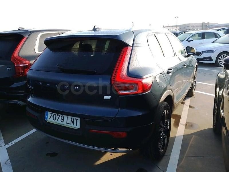 Begagnad Volvo XC40 Inscription 211 HK (155 kW) 2021 Blå SUV