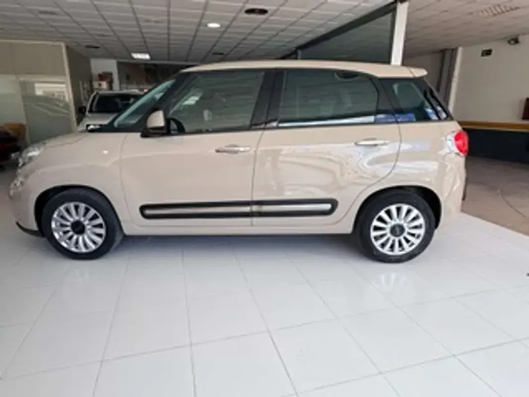 Usado Fiat 500L 95 CV (69 kW) 2015 Beige Monovolumen