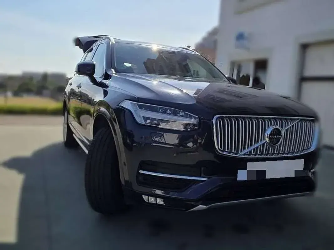Usado Volvo XC90 Momentum 224 CV (164 kW) 2016 Azul SUV