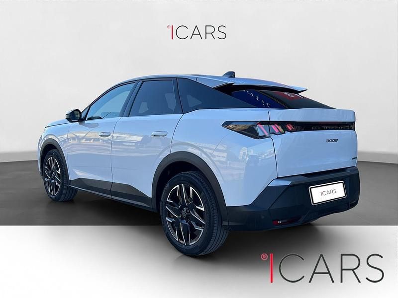 Usado Peugeot 3008 Allure 136 CV (100 kW) 2024 Blanco SUV