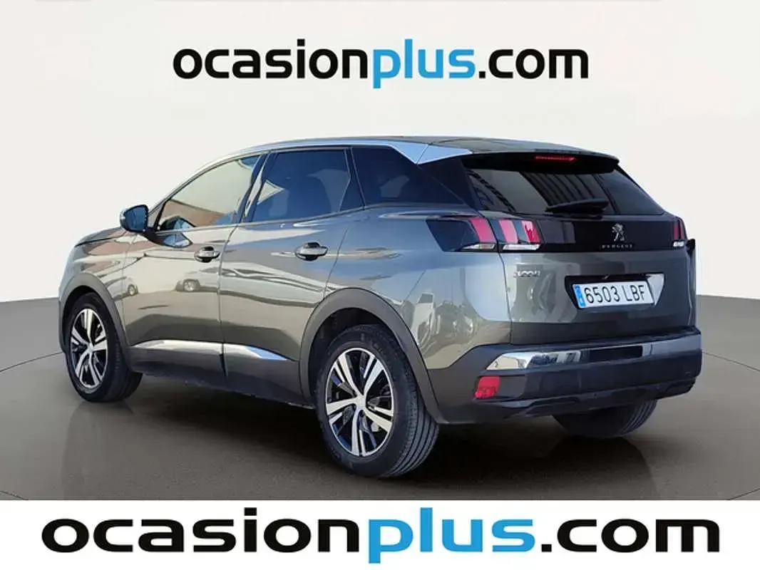 Usado Peugeot 3008 Allure 131 CV (96 kW) 2019 Gris SUV