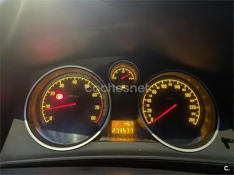 Usado Opel Astra GTC Enjoy 105 CV (77 kW) 2005 Rojo Berlina