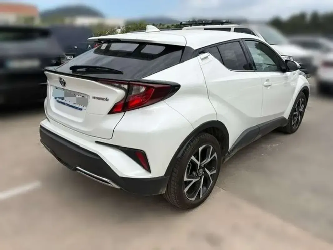 Usado Toyota C-HR+ Advance 152 CV (111 kW) 2021 Blanco SUV