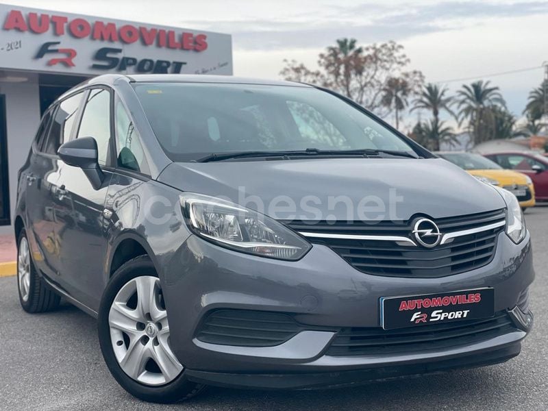 Usado Opel Zafira Selective 136 CV (100 kW) 2018 Gris / plata Monovolumen